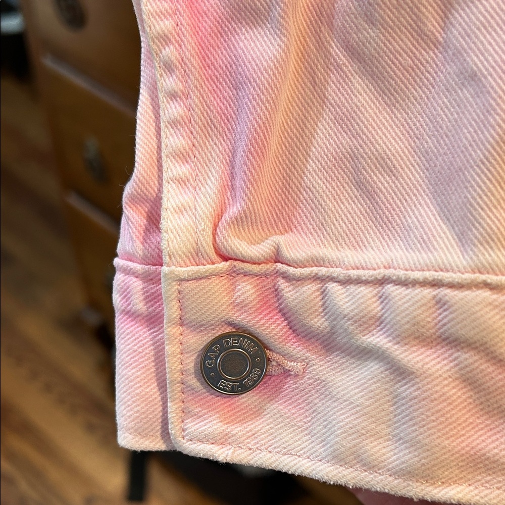 GAP Women's Tie-dyed Light Pink Jean Jacket - Picture 7 of 9